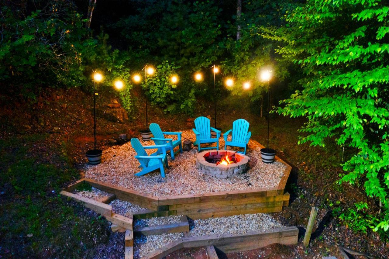 Cozy Retreat - Hot Tub, Fireplace & Fire Pit Hébergement de vacances
